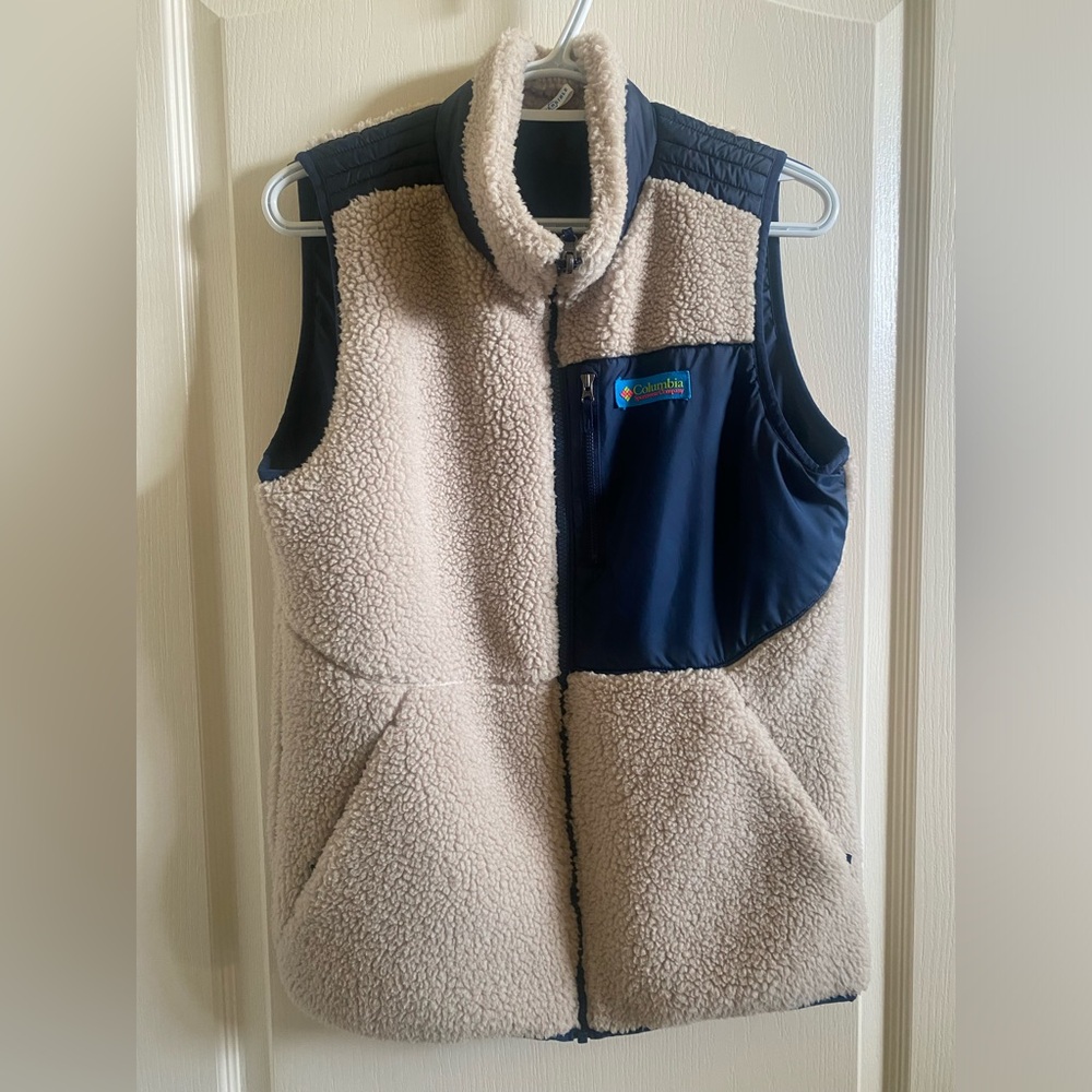 Columbia Reversible Vest
